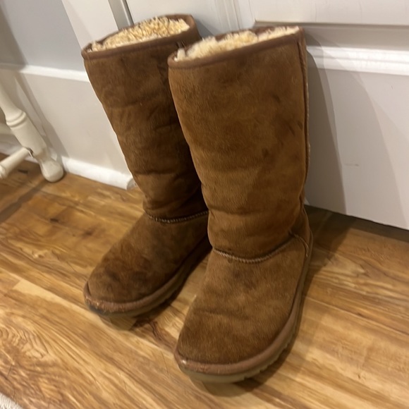 UGGS high - Picture 2 of 4